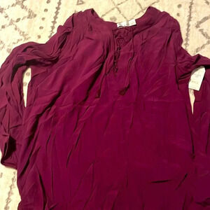 Ladies pull over blouse. Burgundy. Size xxl/20.Time and True brand. 100% rayon.